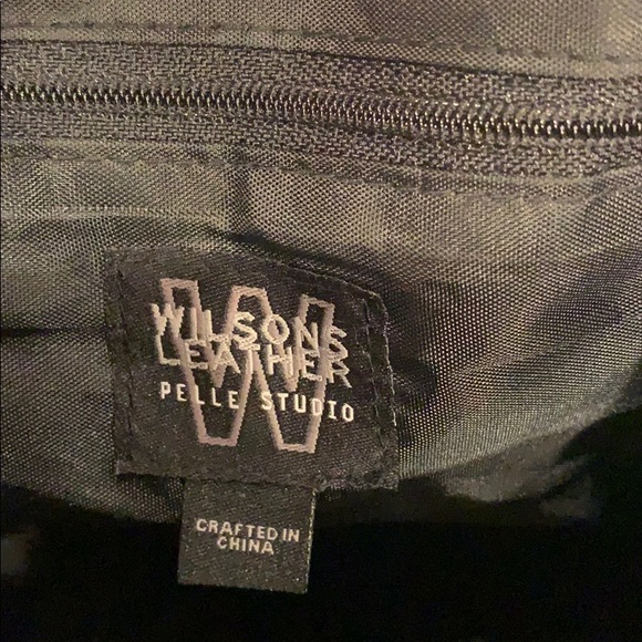 Wilsons Leather Black Magnetic Folding Top Handbag - Picture 5 of 8